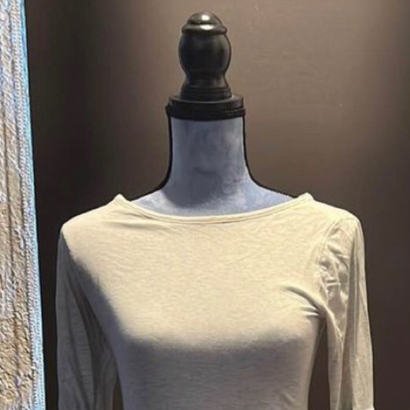 Lululemon long sleeve top - Picture 8 of 9